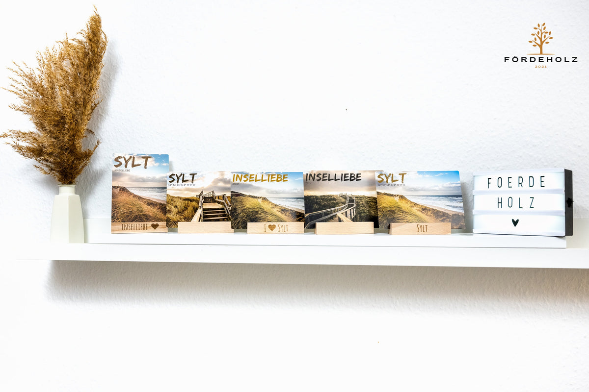 Postkarte "Sylt + Koordinaten" - Sylt - Wenningstedt-Braderup mit partiellem UV Lack - auf Wunsch mit passendem Kartenhalter