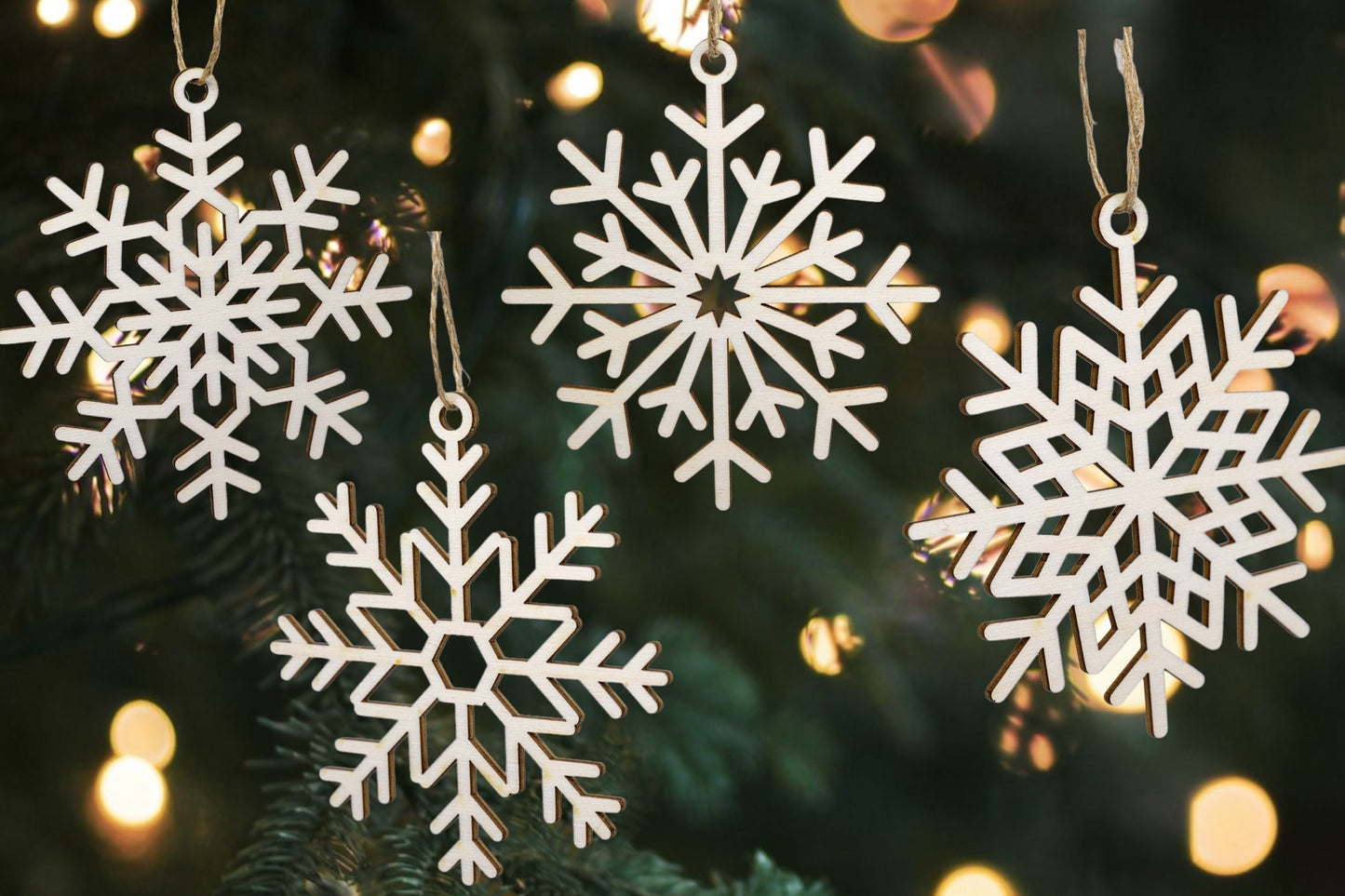 4er / 8er / 12er Set Holzanhänger Schneeflocke - Weihnachtsbaumanhänger aus Holz