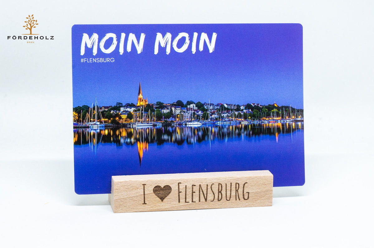 Postkarte Flensburg Ostufer Nachtaufnahme auf Wunsch mit Kartenhalter aus Buchenholz