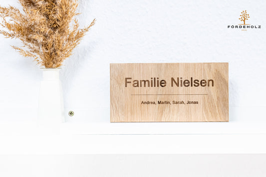 Holzschild mit Familiennamen als Gravur, Eiche, personalisiert, Schild, Familie, individuell, Geschenk, Türschild, Wunschgravur