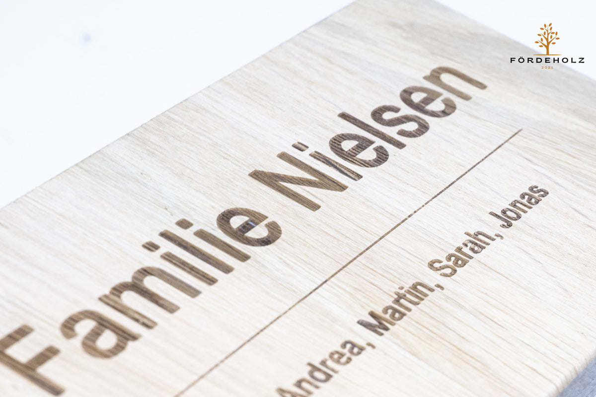 Holzschild mit Familiennamen als Gravur, Eiche, personalisiert, Schild, Familie, individuell, Geschenk, Türschild, Wunschgravur