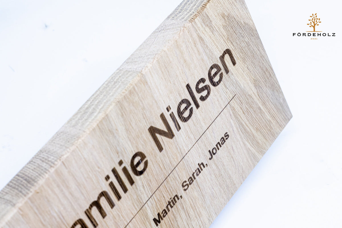 Holzschild mit Familiennamen als Gravur, Eiche, personalisiert, Schild, Familie, individuell, Geschenk, Türschild, Wunschgravur