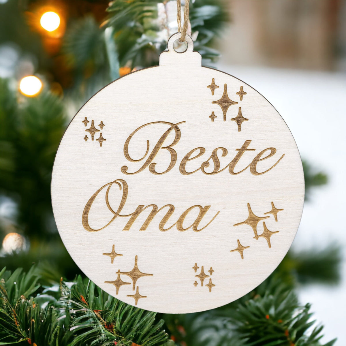 Holzanhänger Weihnachtskugel mit Namen personalisierbar - Weihnachtsbaumanhänger aus Holz