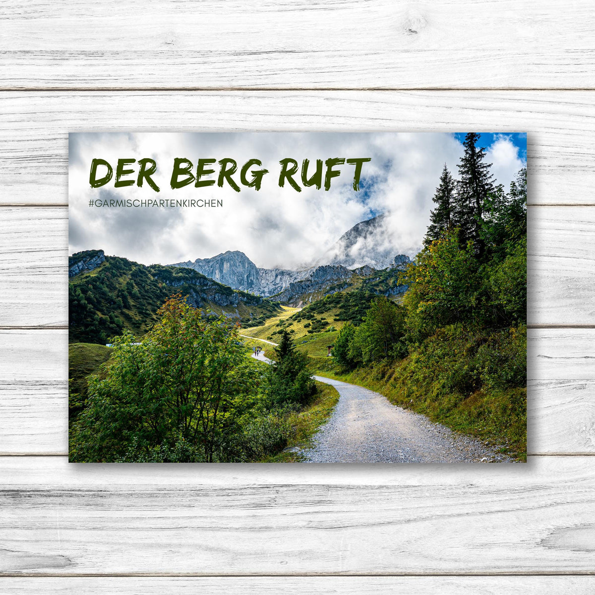Postkarte Garmisch Partenkirchen - Alpen - auf Wunsch mit Kartenhalter aus Buchenholz