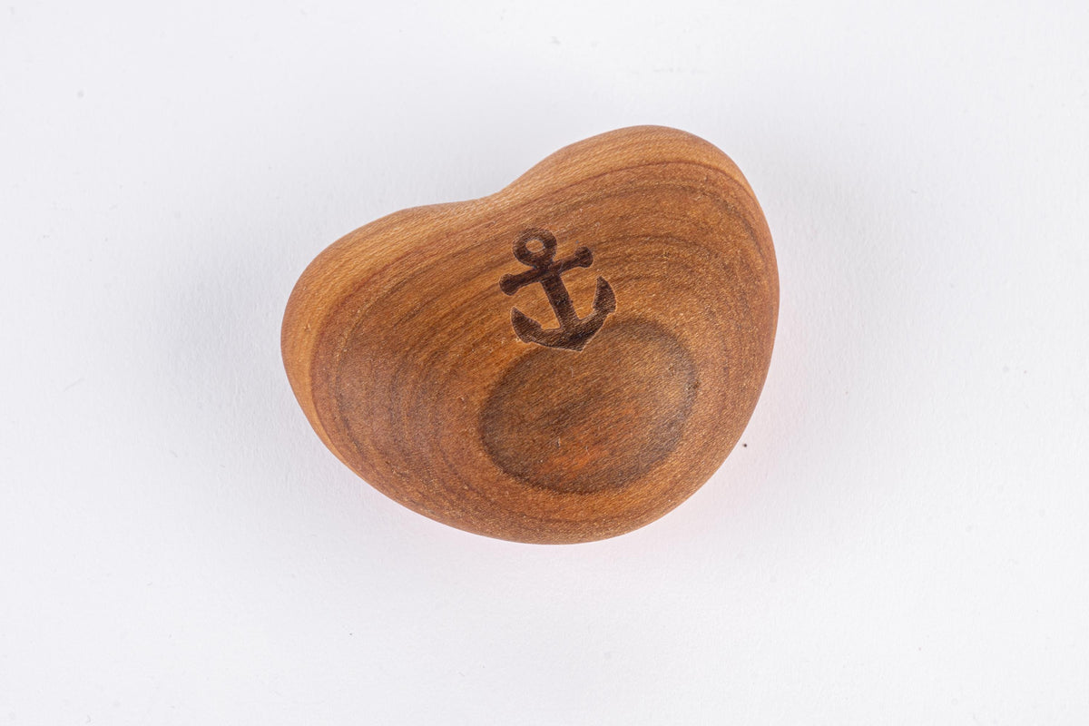 Holz Herz Handschmeichler aus geölter Eiche • 6,3 x 5 x 3,4 cm • Wunschgravur