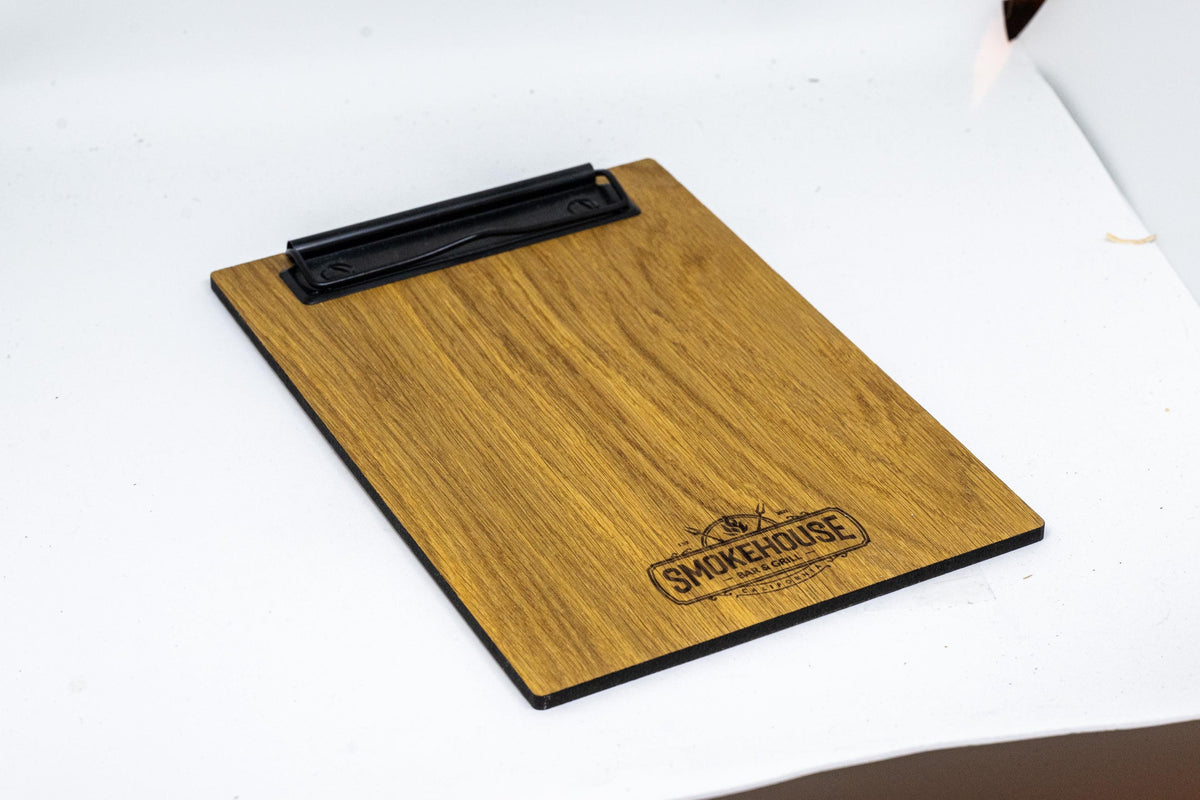 Holz Klemmbrett Eiche • DIN A5 • Briefklemme in schwarz • individuelle Gravur
