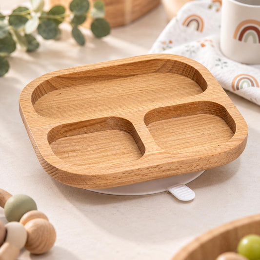 Kinderteller aus Buchenholz mit Saugnapf – 3-fach unterteilt, 18 × 18 cm