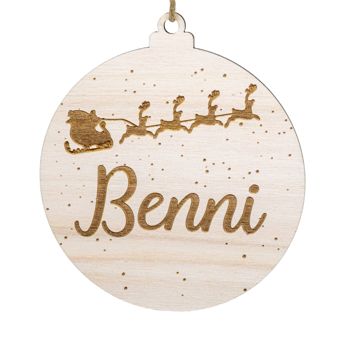 Holzanhänger Weihnachtskugel mit Namen personalisierbar - Weihnachtsbaumanhänger aus Holz - Rentierschlitten